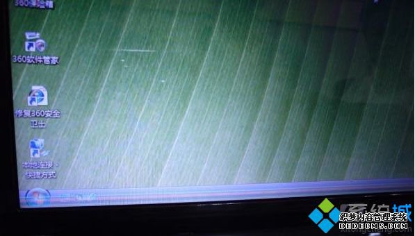win7系统闪屏
