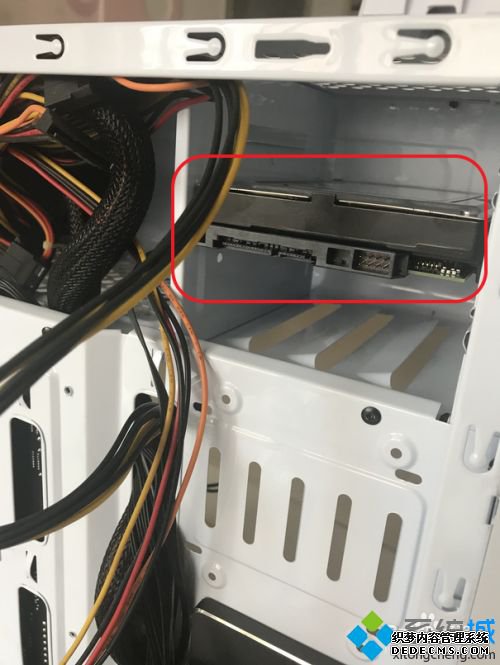 电脑硬盘怎么加装_电脑存储不足加个硬盘教程