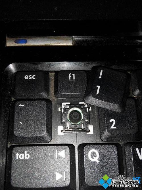 笔记本键盘掉了怎么安装_笔记本键盘按键掉了怎么装