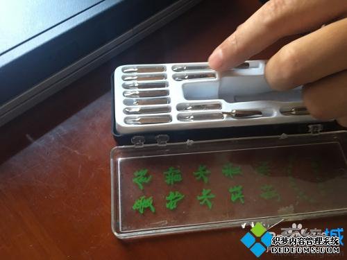 笔记本电脑散热器怎么清理_笔记本清理散热器详细教程 笔记本电脑散热器怎么清理_笔记本清理散热器详细教程